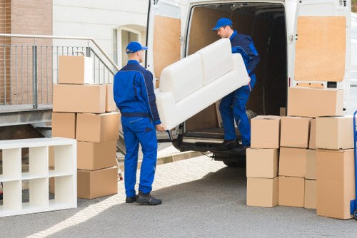 Packing and transport service for furniture and boxes